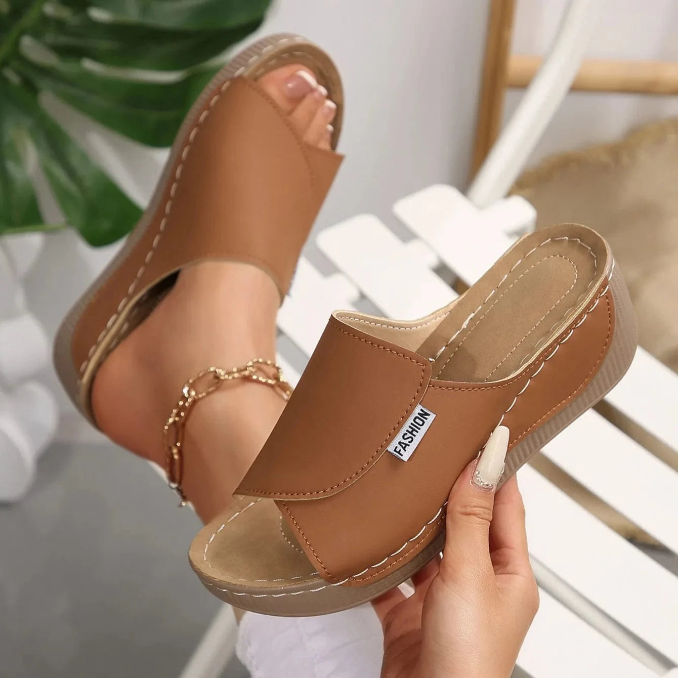 Chaussons femme | Compensés cuir PU