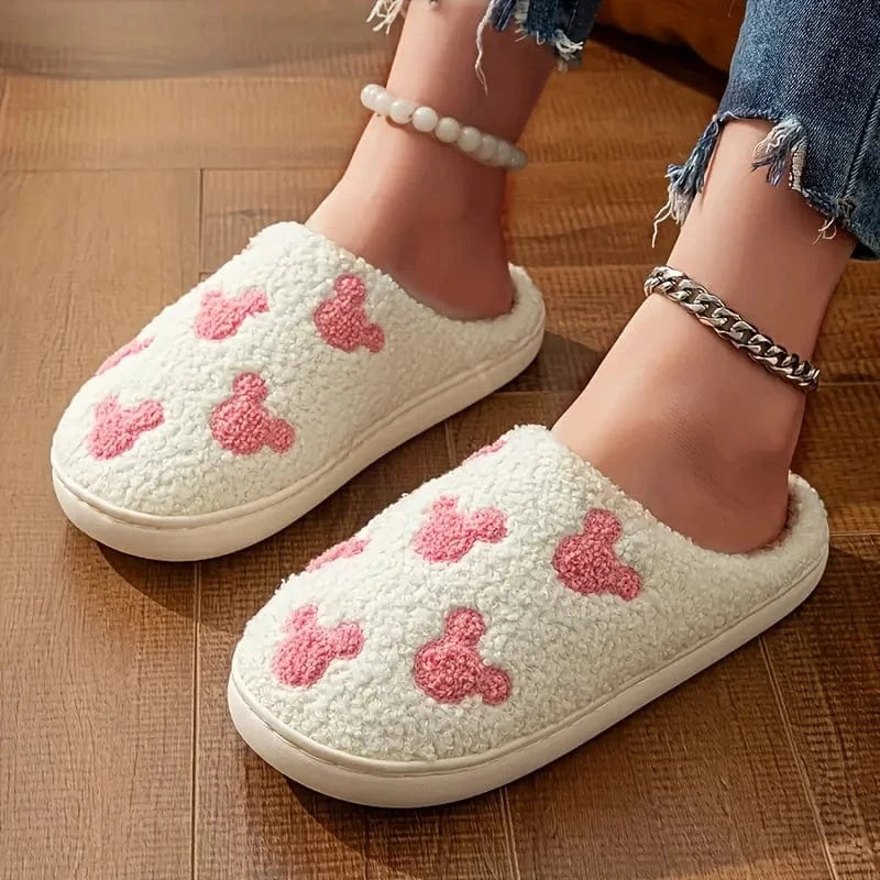 Pantoufles d'ours de dessin animé d'hiver confortables pour femmes, chaussures de maison chaudes en peluche décontractées, toboggans d'intérieur en coton doux antidérapant, semelle en TPR pour couples Pink Color / 36-37
