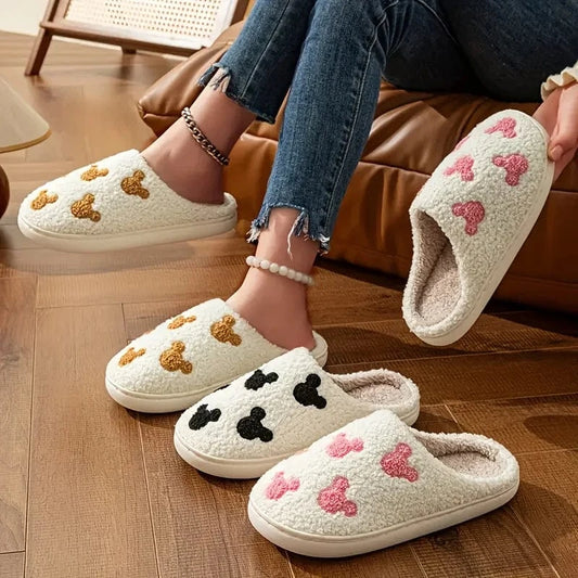 Pantoufles d'ours de dessin animé d'hiver confortables pour femmes, chaussures de maison chaudes en peluche décontractées, toboggans d'intérieur en coton doux antidérapant, semelle en TPR pour couples